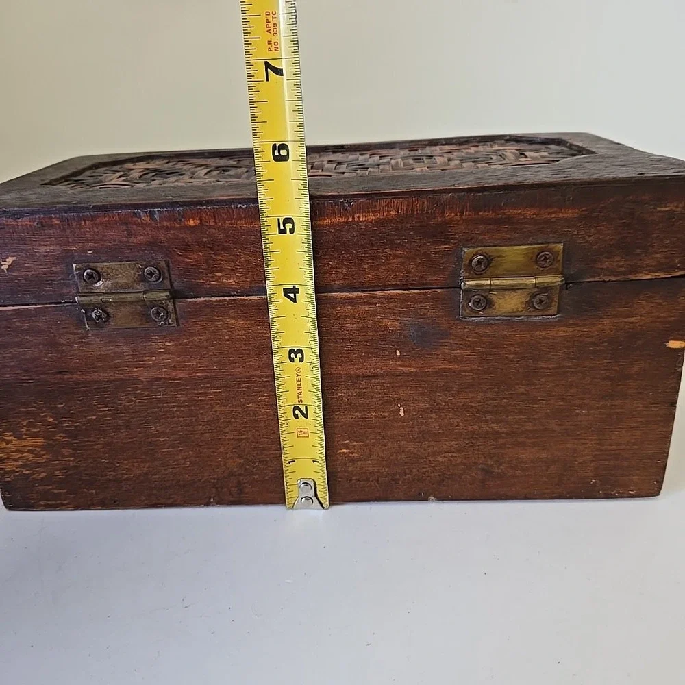 Antique Keepsake or Jewelry Box Hand‎ Made With Woven Inlay Wooden Box